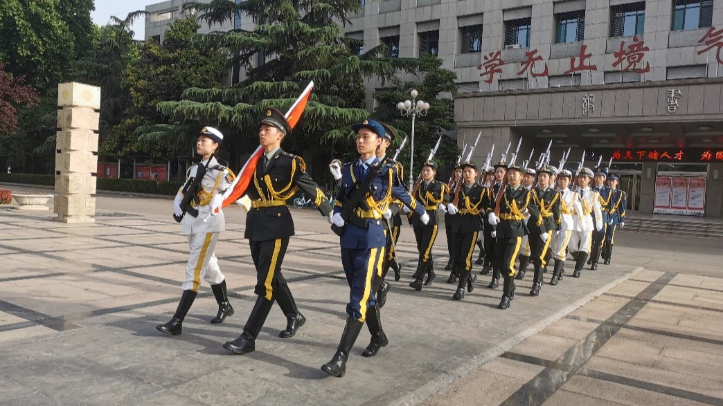 3522集团的新网站举办“升国旗 强信念”主题教育活动